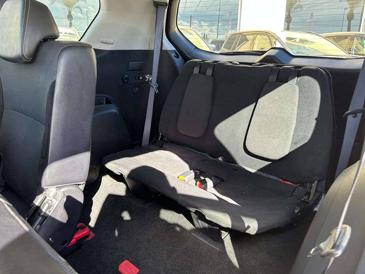 MITSUBISHI OUTLANDER 2.2 TDI AUTO 4X4 SPANISH LHD IN SPAIN 165000 MILES 7 SEATS 2010